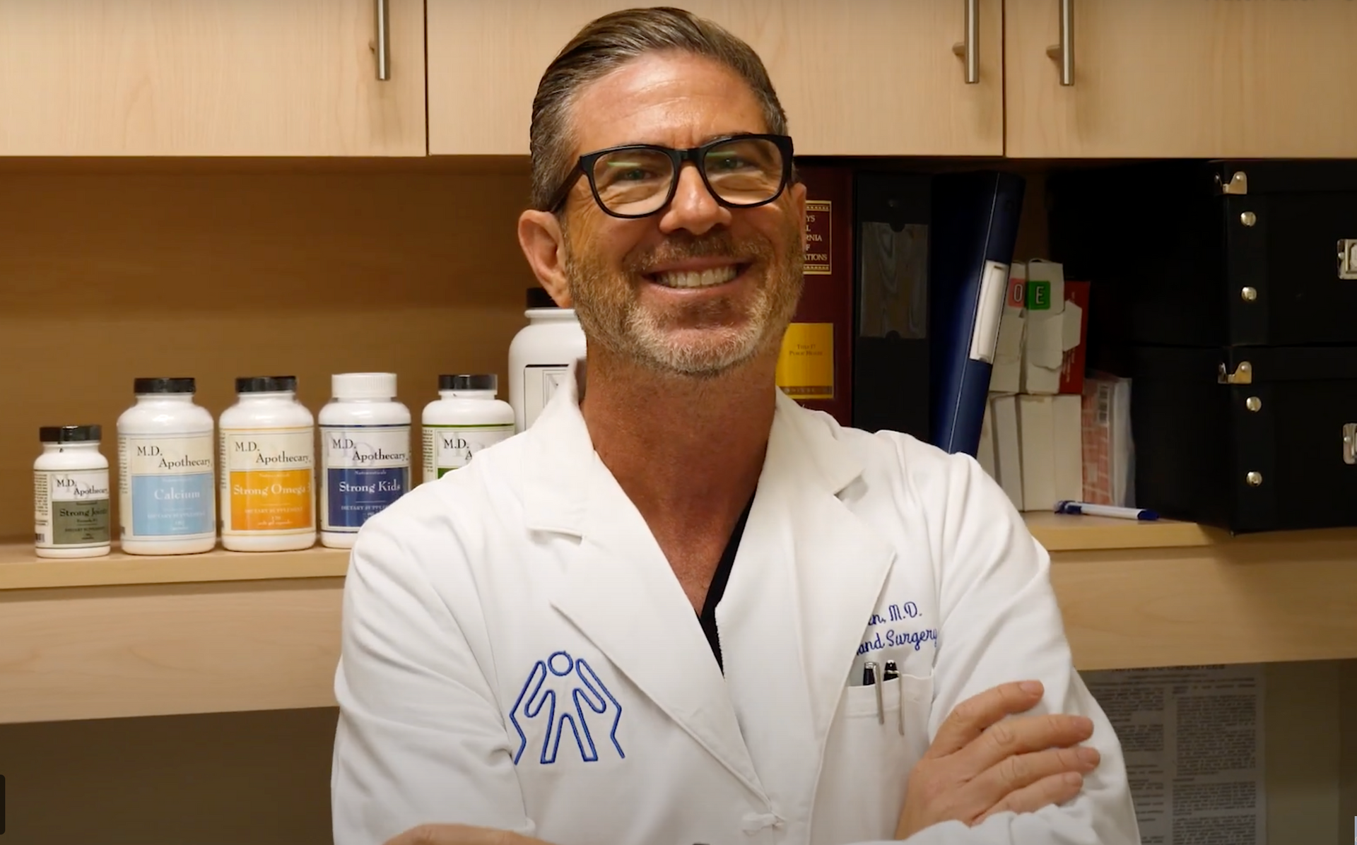 Load video: Message from Dr Glenn Cohen, well-known Orthopedic surgeon in California. Dr Glenn Cohen describes MD Apothecary products related to injury pain, musculoskeletal pain or nutritional deficit. The MD Apothecary are natural supplements focused on supporting joints, bones and cartilage. These supplement focus on helping patients overcome orthopedic challenges